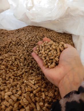 Granulės didmaišiuose ir maišiukuose 15kg.-1