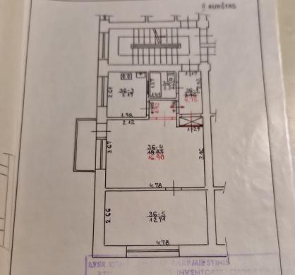 Parduodamas labai geroje vietoje antrame aukšte 2-jų kambarių butas-4
