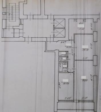 Parduodamas labai geroje vietoje antrame aukšte esantis 3-jų kambarių butas-7