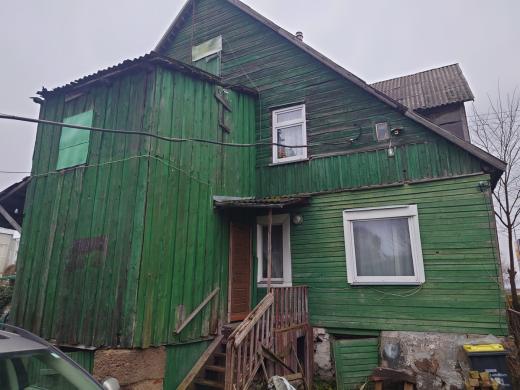 Parduodama labai geroje vietoje dalis gyvenamojo namo su sklypu-3