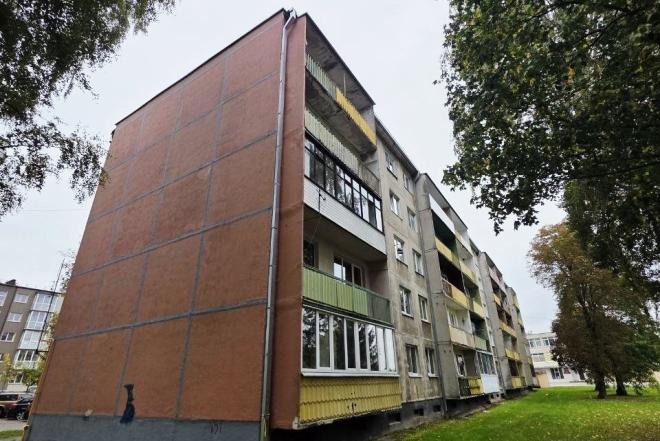 PARDUODAMAS 2 KAMBARIŲ BUTAS KĖDAINIUOSE, ŽEMAITĖS G. 32-0