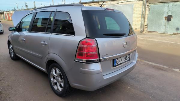 Parduodu Opel Zafira 1.9 cdti-1